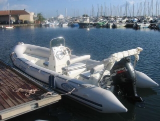  Rentar un barco en la costa de Córcega 